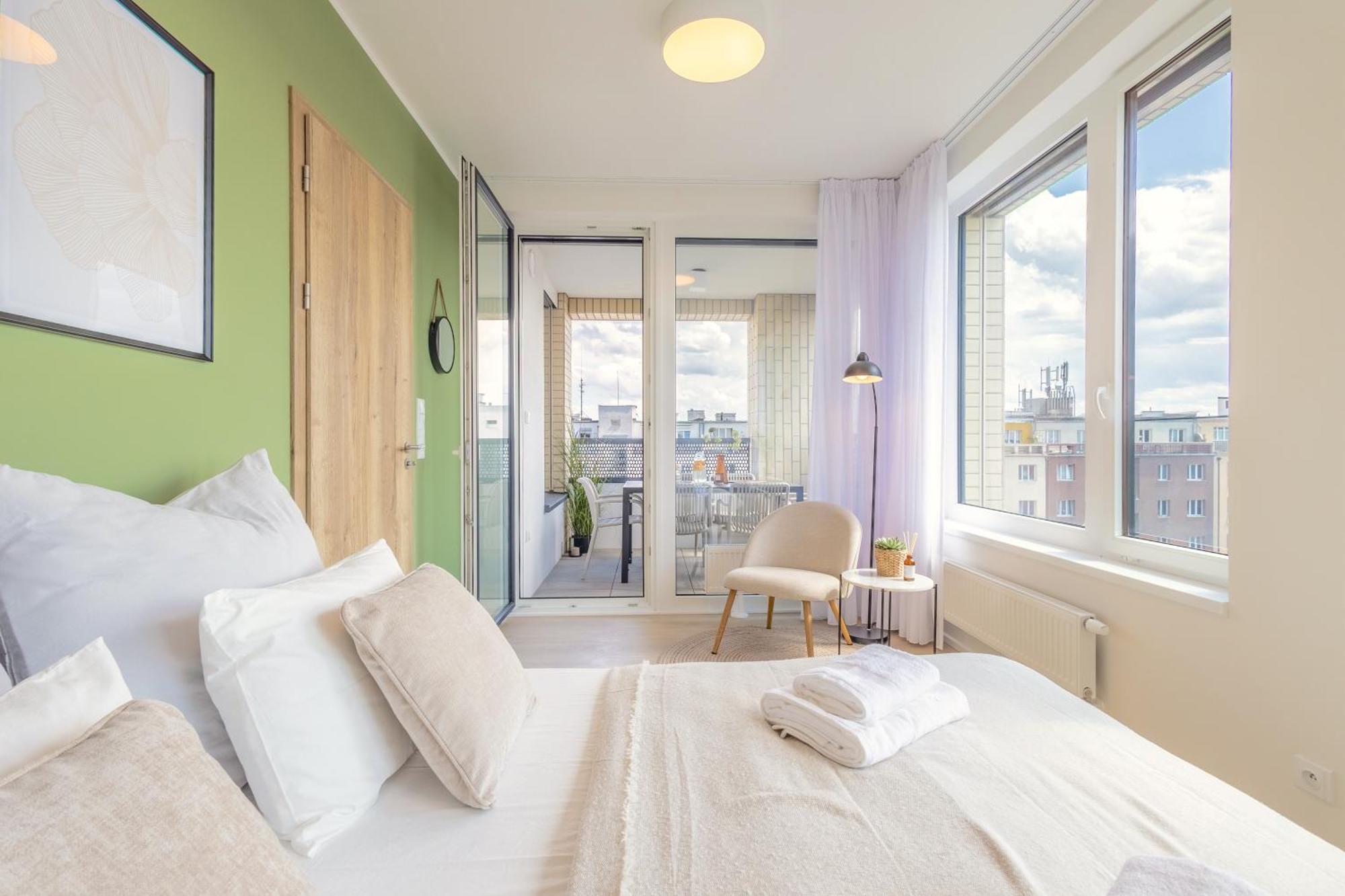 Appartamento Bright 2Br - 8Th Floor, Balcony, Free Parking - By Gravity Praga Esterno foto