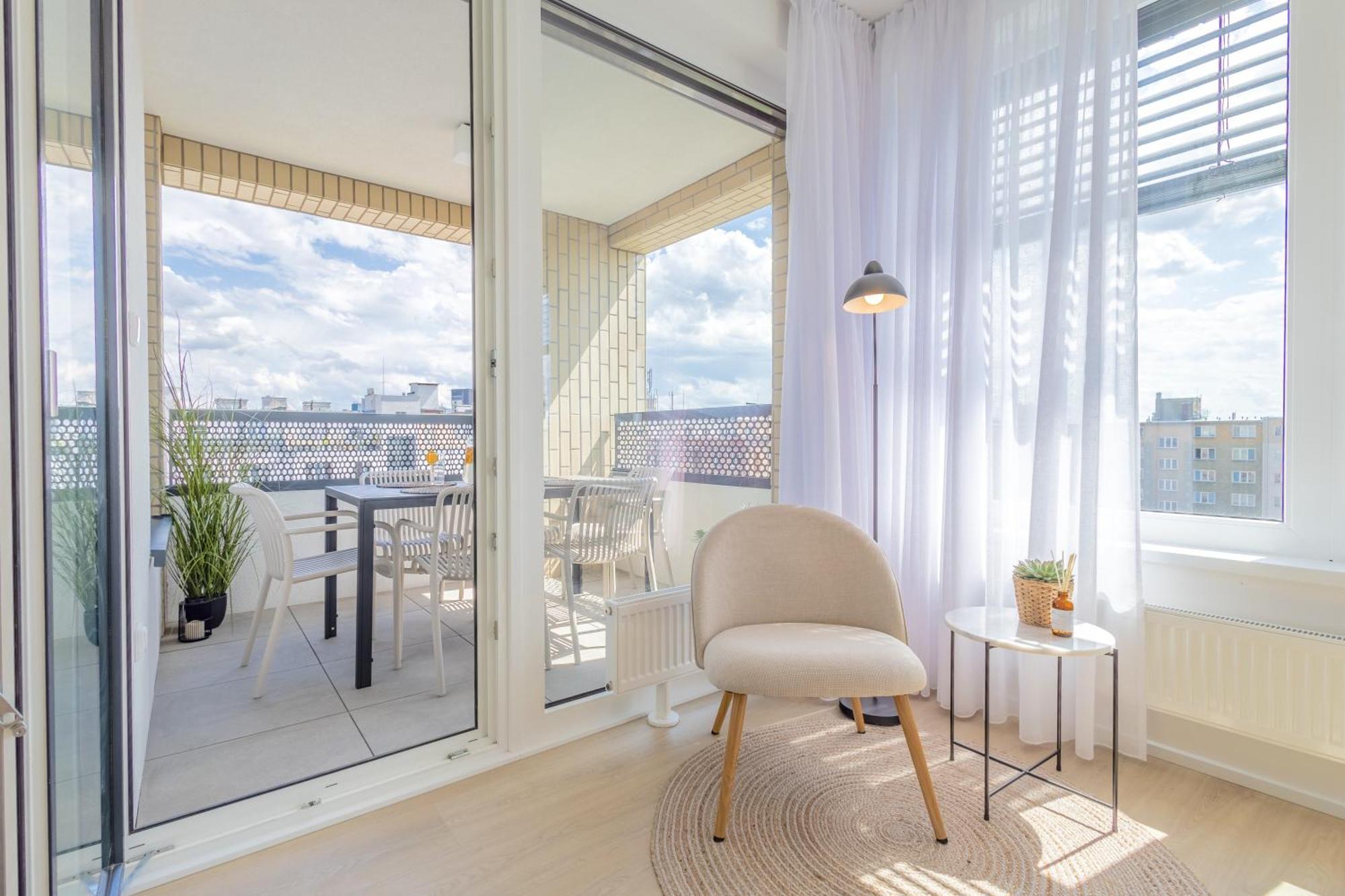 Appartamento Bright 2Br - 8Th Floor, Balcony, Free Parking - By Gravity Praga Esterno foto