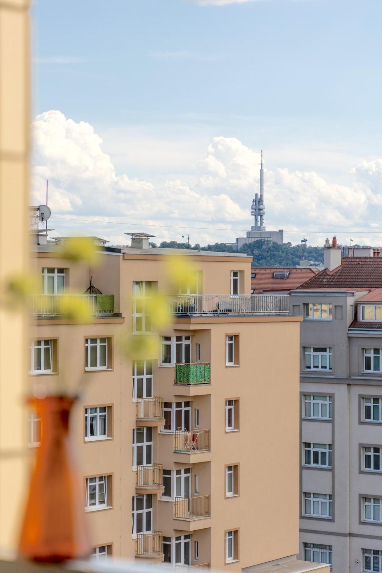 Appartamento Bright 2Br - 8Th Floor, Balcony, Free Parking - By Gravity Praga Esterno foto