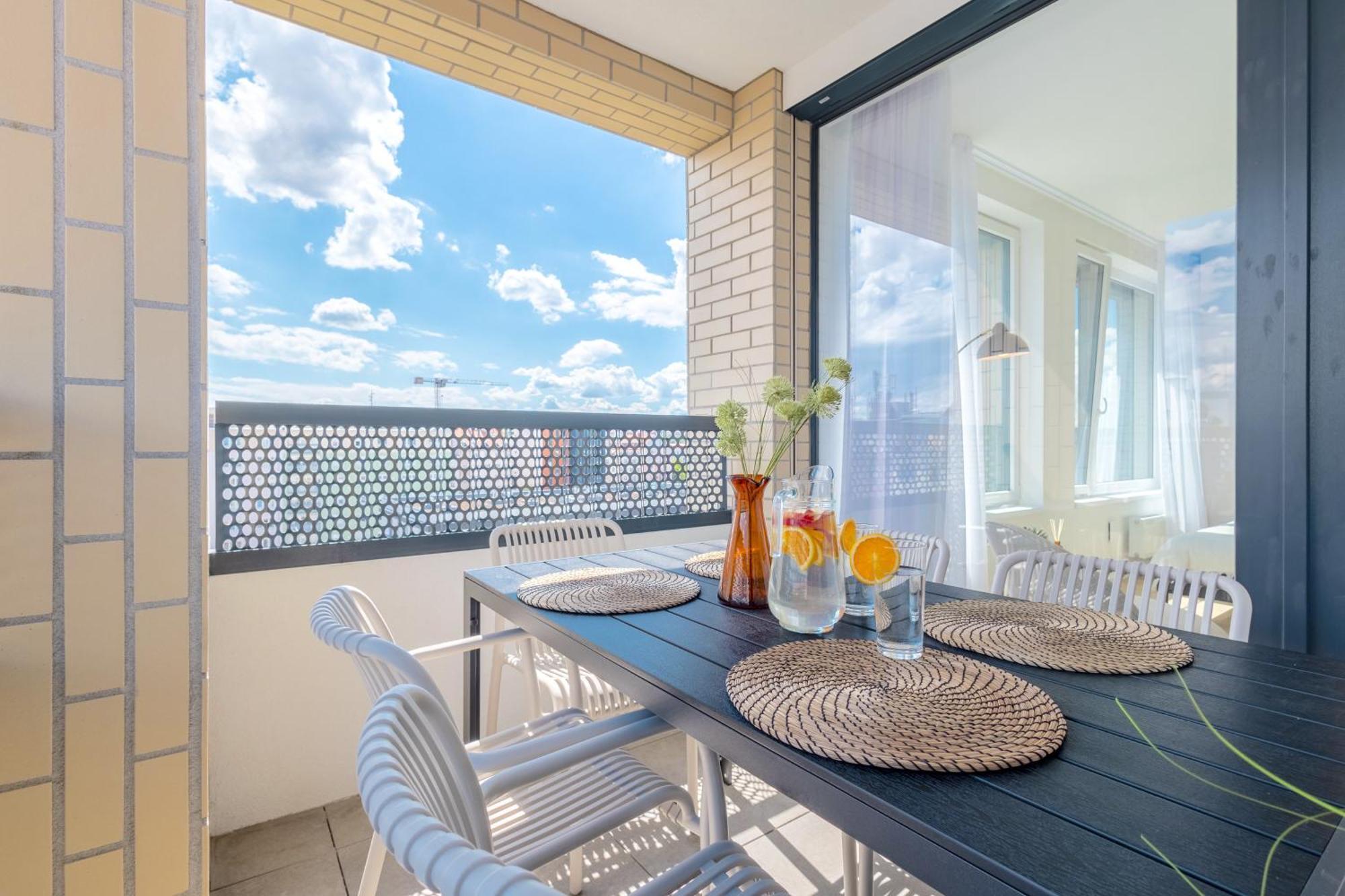 Appartamento Bright 2Br - 8Th Floor, Balcony, Free Parking - By Gravity Praga Esterno foto