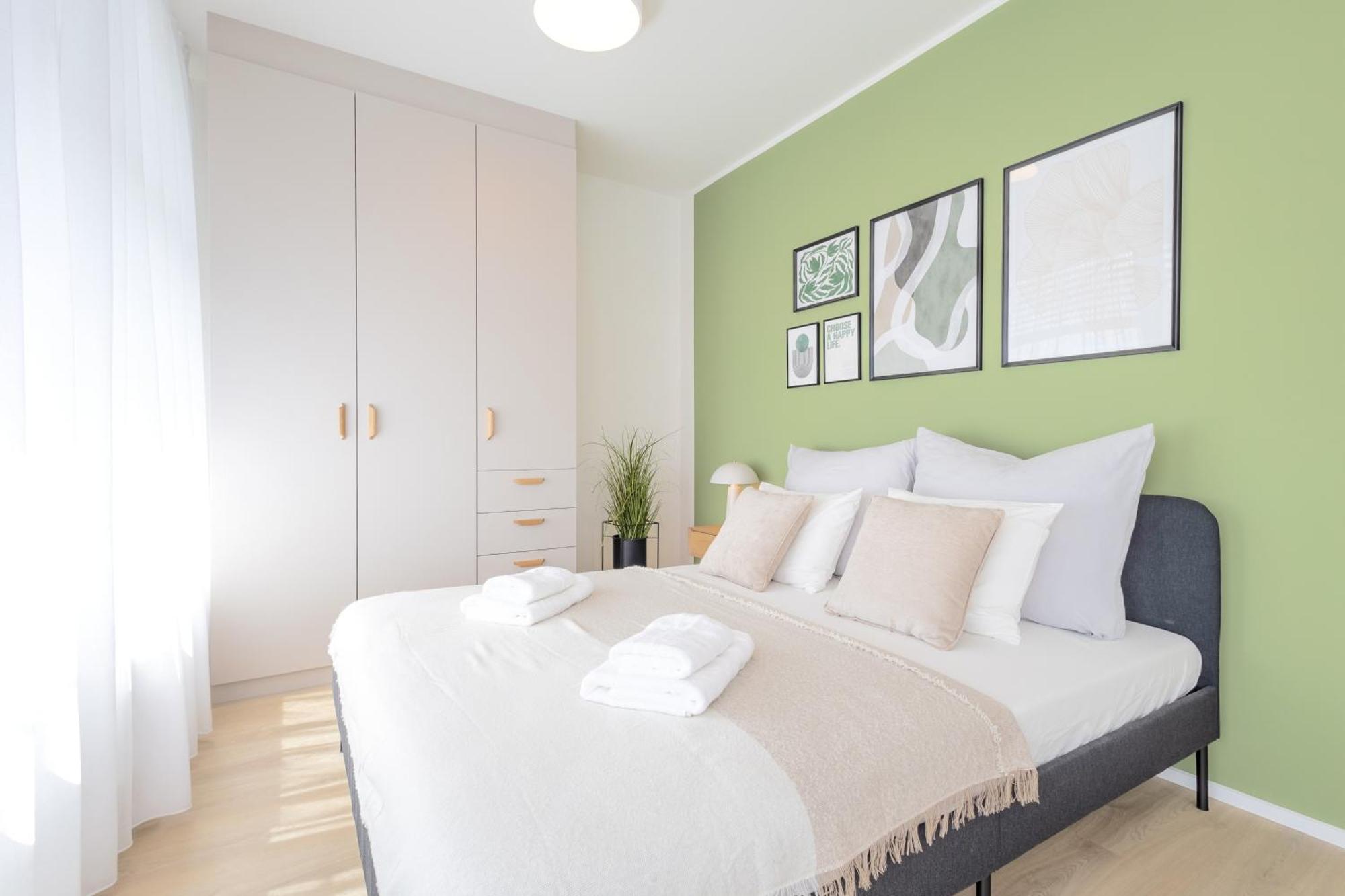 Appartamento Bright 2Br - 8Th Floor, Balcony, Free Parking - By Gravity Praga Esterno foto